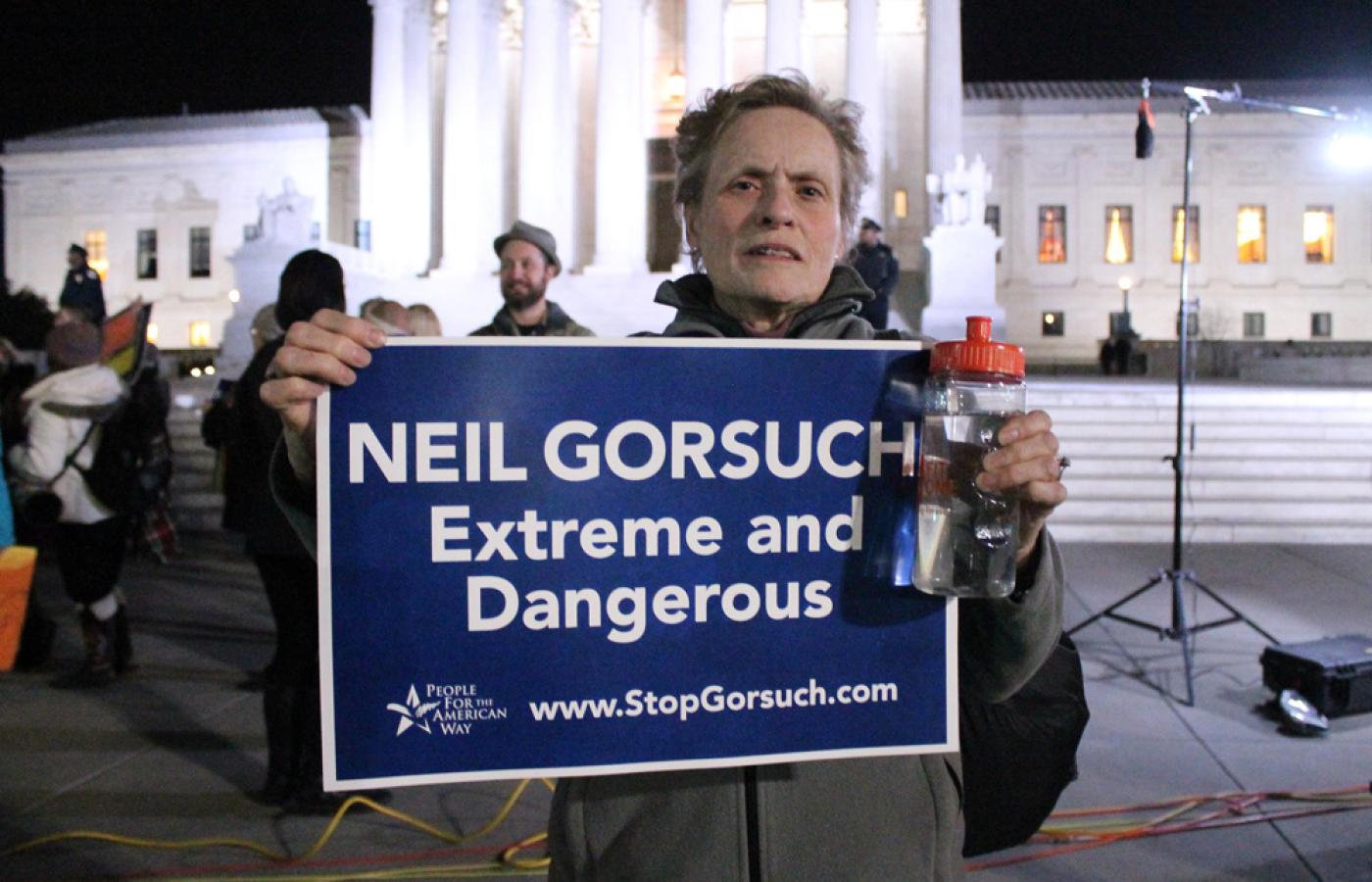 Protest w Waszyngtonie przeciwko powołaniu Neila Gorsucha do Sądu Najwyższego.