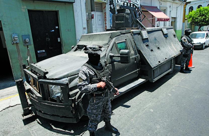 Gangsterski wóz pancerny zdobyty przez policję. To już nie zwykły kartel, to prawdziwa armia.