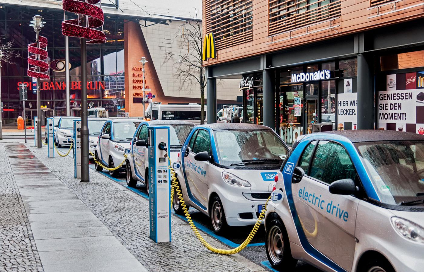 Miejska wypożyczalnia samochodów elektrycznych w Berlinie