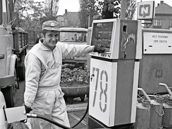 Stacja benzynowa CPN. Kraków, 1970 r.
