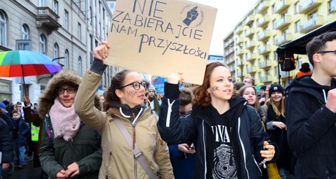 Polskie demo: Dlaczego przestaliśmy wierzyć, że możemy zmienić politykę, i jak się nie wypalić?