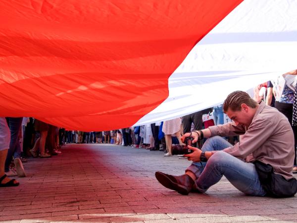 U nas nawet kryzys się nie udał, mówimy z odrobiną dumy, ale podszytej powszechną w Polsce kulturą narzekania.