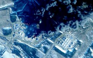 Zdjęcie satelitarne po ataku na rosyjski terminal w Primorsku, 23 marca 2026 r.