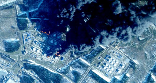 Zdjęcie satelitarne po ataku na rosyjski terminal w Primorsku, 23 marca 2026 r.