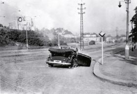Zdjęcie auta Heydricha tuż po zamachu.
