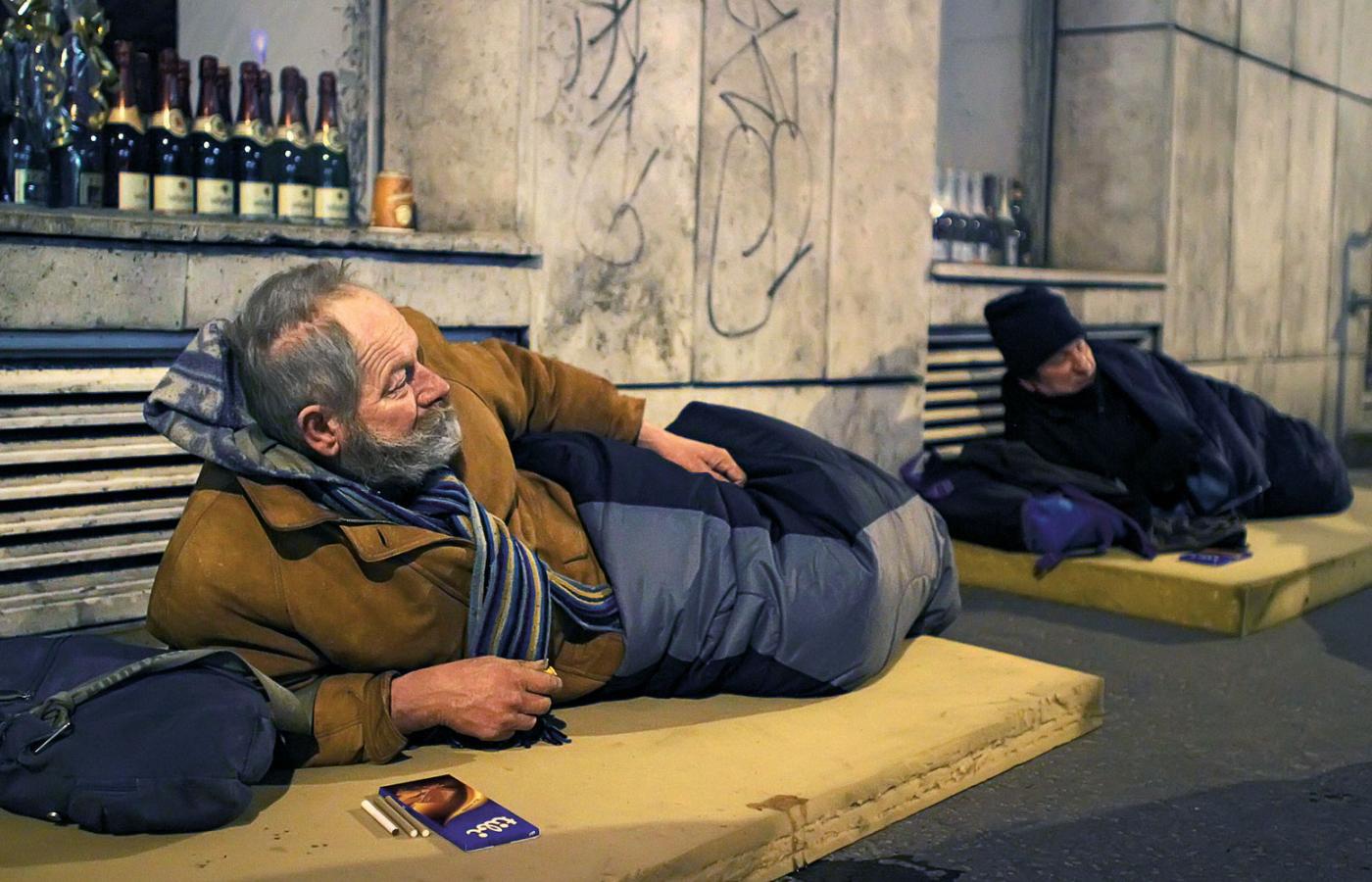 Bezdomni na ulicach Budapesztu stali się ofiarami kolejnej Fideszowej „reformy”. Tym razem nazywa się ona „programem pokoju społecznego”.