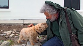 Jerzy Illg jest doktorem nauk humanistycznych i krytykiem literackim, od 1992 r. redaktorem naczelnym wydawnictwa Znak