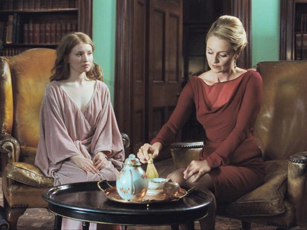 Debiutancki film „Sleeping beauty” Julii Leigh. Zdesperowana studentka (rewelacyjnie zagrana przez Emily Browning) godzi się na handlowanie swym ciałem w tajemniczym domu schadzek.