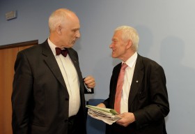 No to, panie Kornelu, do zobaczenia w II turze! (I proszę pamiętać: jedna tabletka rano, jedna tabletka wieczorem.)