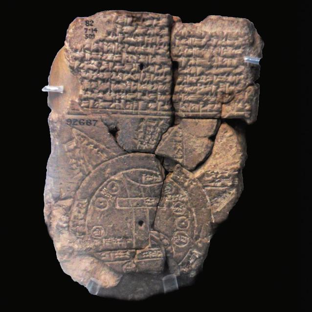 Gliniana tabliczka sprzed 750–500 lat p.n.e., na której zachowała się mapa świata wykonana w Babilonie. Miasto umieszczono w centralnej części mapy.