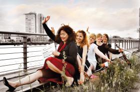 Stowarzyszenie agitPolska, od lewej: Magdalena Ziomek-Frąckowiak, Emilia Fabiańczyk (lingwistka), Anna Jackiewicz (akwizytorka funduszy unijnych), Alicja Adamczyk (menedżerka kultury) i Anna Czechowska (specjalistka od piaru)