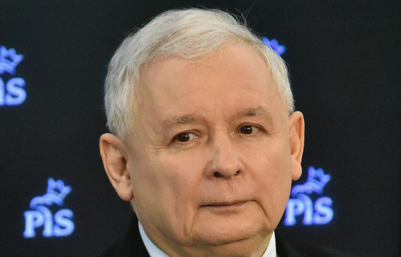 Partia Jarosława Kaczyńskiego nie może się otrząsnąć z afery nagrodowej.