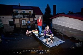 Miejscowość Jelcz-Laskowice - oddalona od brzegu Odry została  zalana niespodziewanie i bardzo szybko. Ewakuacja...