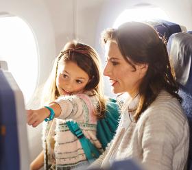 Długi lot to namiastka i wstęp do podróży.