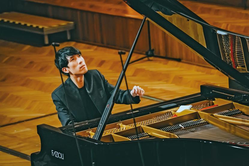 Zwycięzca konkursu Eric Lu.