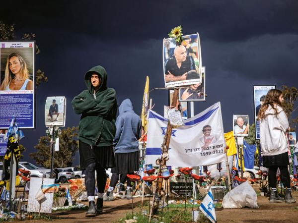 Uwolnienie wszystkich 48 zakładników przewiduje przedstawiony niedawno 21-punktowy plan prezydenta USA Donalda Trumpa.