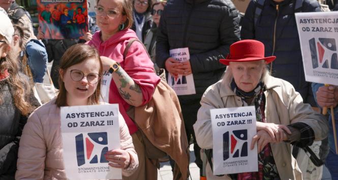 Protest w sprawie uchwalenia ustawy o Asystencji Osobistej dla Osób z Niepełnosprawnościami, 13 maja 2025 r.