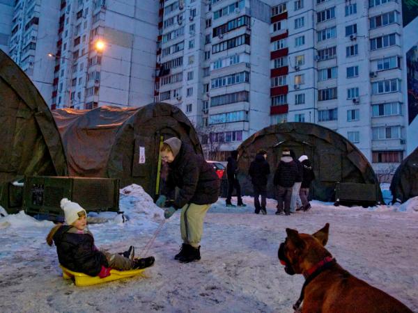 Mroźna zima w Kijowie, 8 lutego 2026 r.