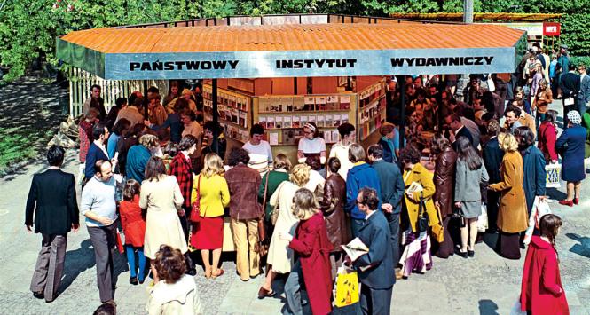 „Moje i następne pokolenie wychowały się na książkach Czytelnika, Iskier i PIW”.