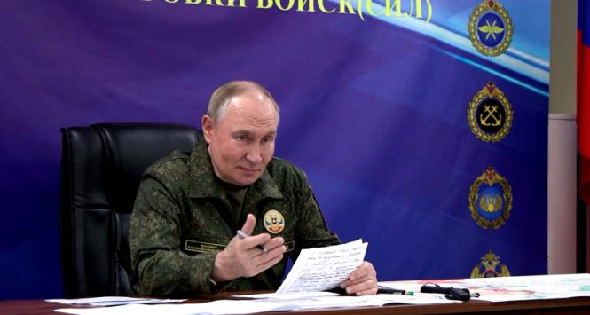Władimir Putin wizytujący stanowiska dowódcze rosyjskiej armii, 26 października 2025 r.
