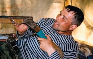 Roma zginął zastrzelony przez żonę Nastię.