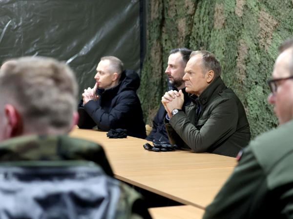 Szef MON Władysław Kosiniak-Kamysz i premier Donald Tusk