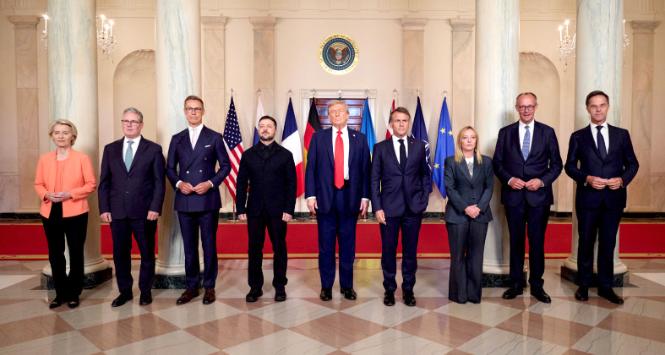 Donald Trump i europejscy przywódcy w Białym Domu, 18 sierpnia 2025 r.