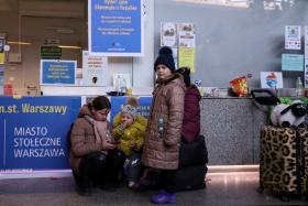 Punkt recepcyjny na Dworcu Zachodnim w Warszawie.