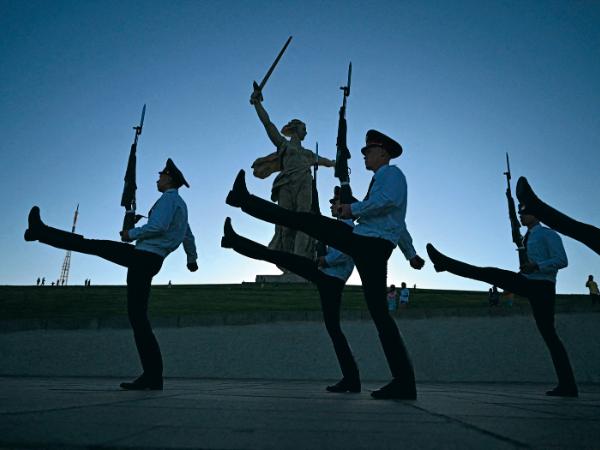 Wzgórze koło Wołgogradu jest cmentarzem i miejscem pamięci 34 tys. radzieckich żołnierzy poległych w bitwie stalingradzkiej w II wojnie światowej.