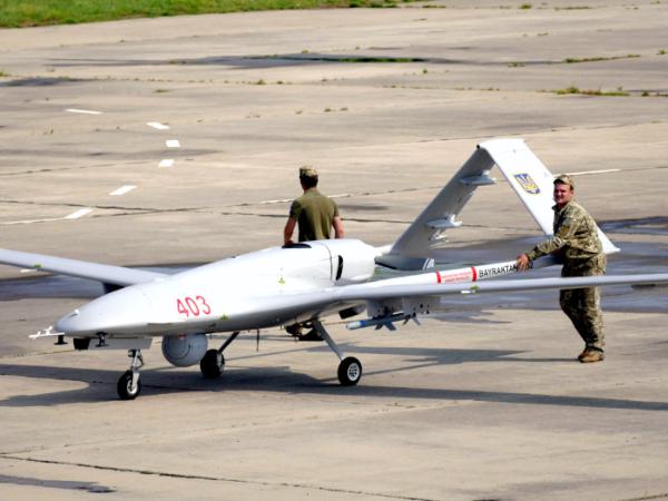 Dron Bayraktar podczas ćwiczeń w Ukrainie w 2021 r.