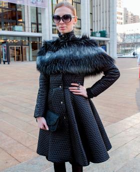 Wiele z czynności, jakie wykonują obecnie blogerzy, wcześniej robili aktorzy, potem celebryci, dla przeciętnego odbiorcy zawsze niedostępni. Na fot. Charlize Mystery