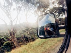 Dwuletni Leo Pogoda, który wszędzie towarzyszy rodzicom, też ma już swój aparat.