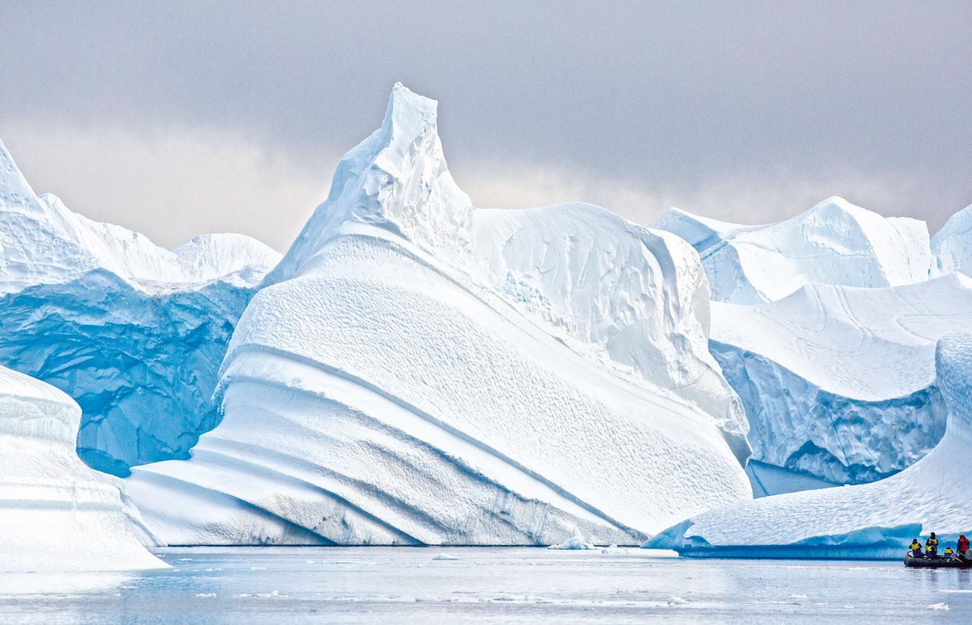 Obszar pokryty lodem w Arktyce zmniejszył się o połowę.