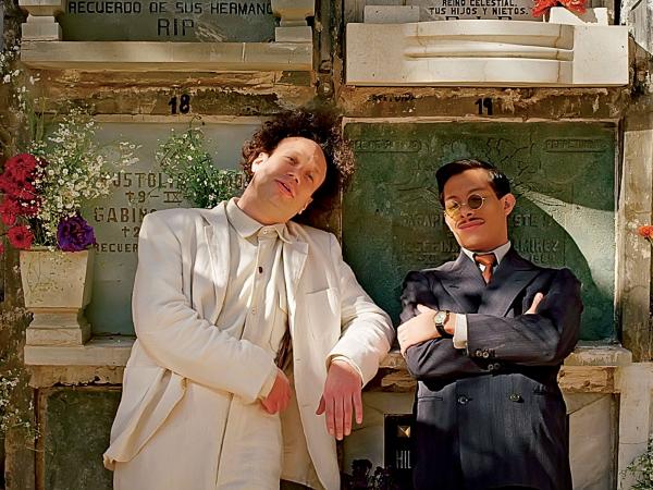 Od lewej: Elmer Back i Luis Alberti w meksykańskim filmie Petera Greenawaya