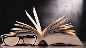 „Są pracownicy naukowi, którzy pozostają adiunktami przez 20 lat. Pozorują działalność naukową”.