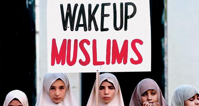 Emocjonalnie Orient stał się pozytywem – siedliskiem wartości tak mocnych, że można za nie umierać.