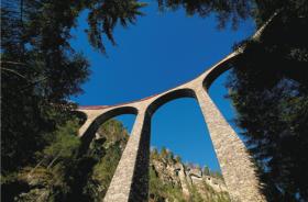 Arcydzieło inżynierii kolejowej: Filisur, Gryzonia