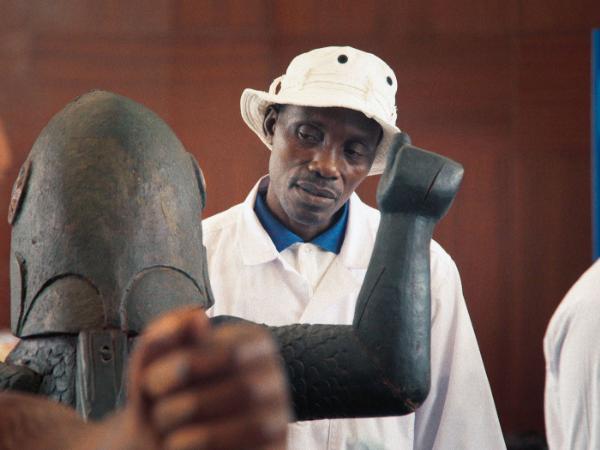 Kadr z filmu „Dahomey”.