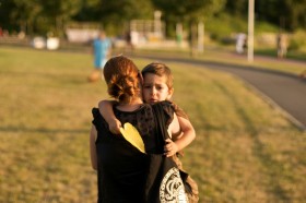 W Internecie nie brakuje ofert, które kojarzą się bardziej z handlem dziećmi niż z adopcją.