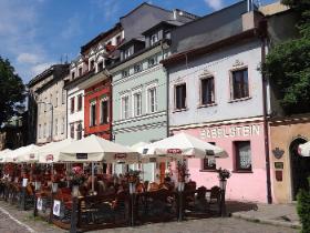 Tylko dekadę zajęło krótkoterminowym najemcom wysiedlenie krakowskiego Starego Miasta i Kazimierza, skąd wyprowadziła się już niemal połowa mieszkańców.