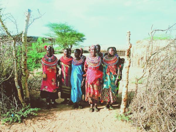 Wrota do kenijskiej osady kobiet – Umoji. To zamknięty świat, do którego mężczyźni nie mają wstępu.