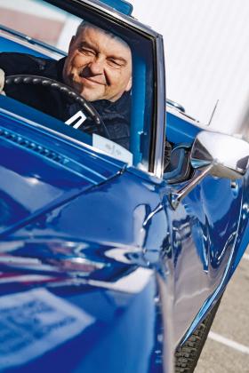 Krystian Poloczek sprzedawał hiszpańskie auta w Polsce z sukcesem, który robił wrażenie nawet w Barcelonie.