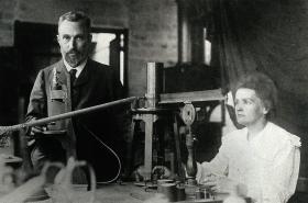 Maria i Pierre Curie w laboratorium