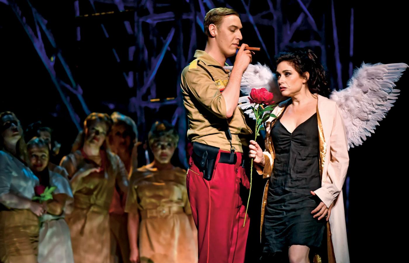 Krzysztof Bączyk jako Zuniga i Rinat Shaham w tytułowej roli w „Carmen” Bizeta w Teatrze Wielkim – Operze Narodowej.