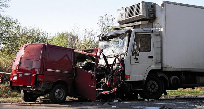 Ubiegłoroczny wypadek busa pod Nowym Miastem, w którym zginęło 18 osób