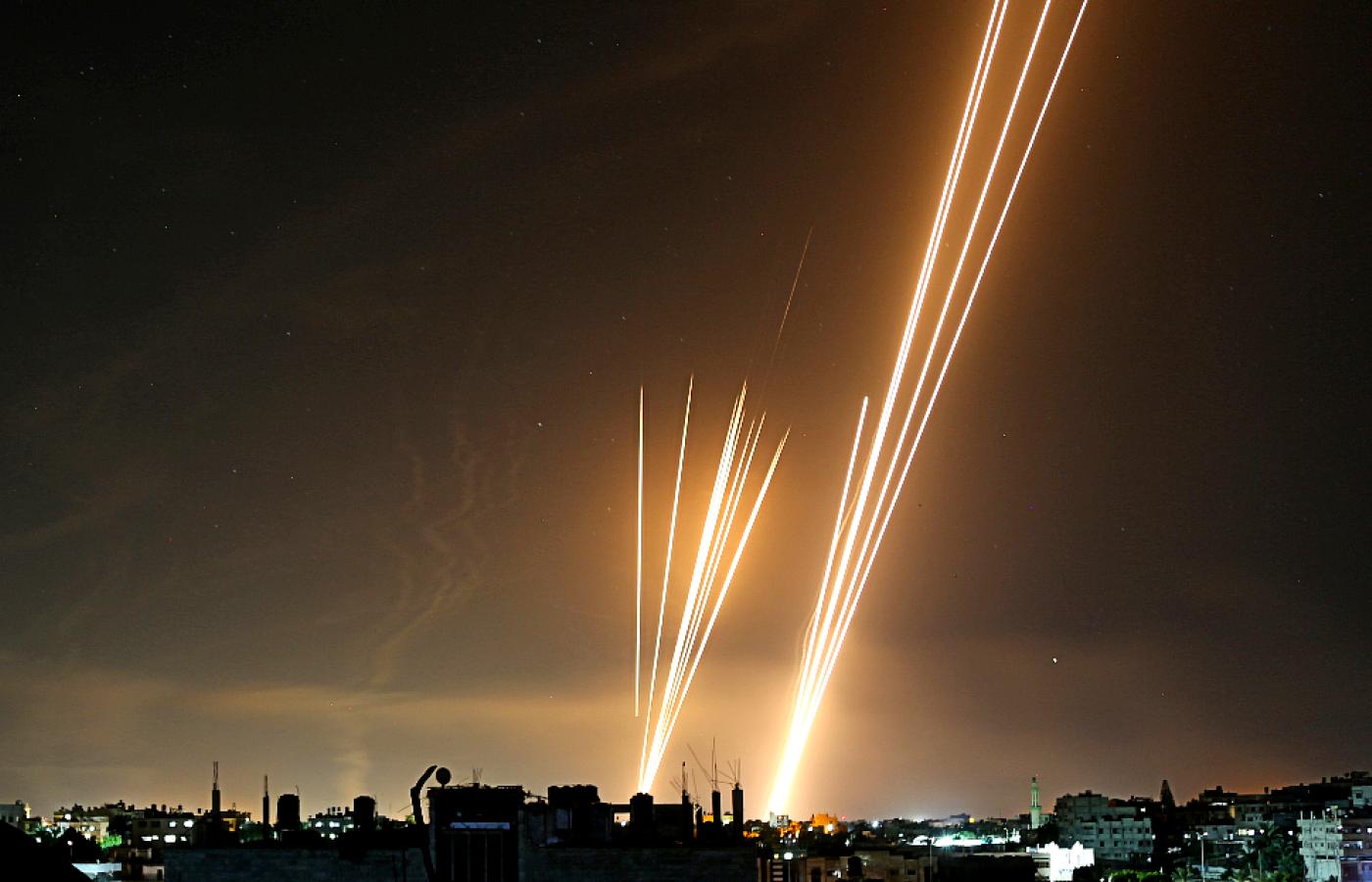 Rakiety wystrzeliwane z Gazy w kierunku Izraela. 11 maja 2021 r.