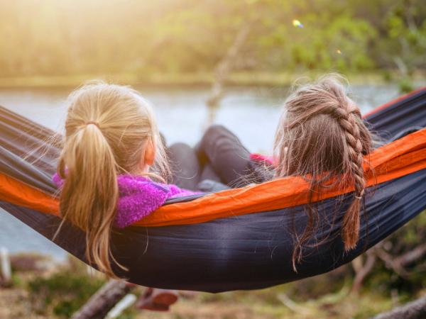 Należy do najbardziej niezawodnych metod wsparcia rozwoju emocjonalnego i społecznego. Jego wzmacniający wpływ na intelekt wychwala się od stuleci.