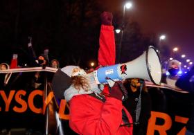 To, że współczesna kobieta chce sterować swoją rozrodczością, nie wynika zazwyczaj z jej lenistwa i życiowego wygodnictwa, ale – przeciwnie – z odpowiedzialności.