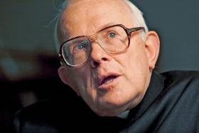 Ks. Marek Starowieyski, prof. dr hab., emerytowany prof. zwyczajny UW.