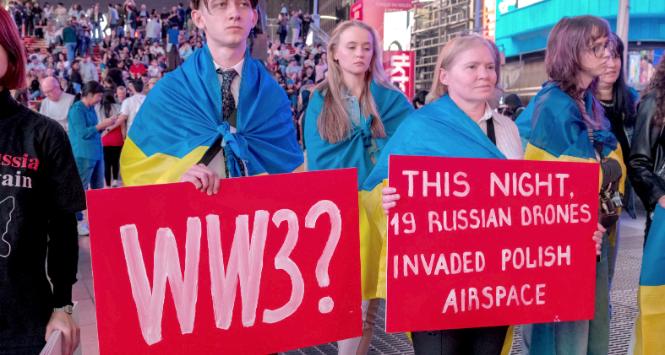 Proukraińska demonstracja na Times Square w Nowym Jorku, 10 września 2025 r.